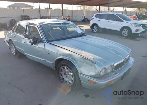 2003 Jaguar Xj Xj8 z USA, uszkodzony, nr VIN SAJDA14C13LF49805